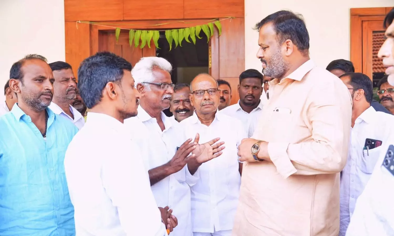 Rayachoti: చిన్నమండెంలో మంత్రి మండిపల్లి రాంప్రసాద్ రెడ్డి ప్రజాదర్బార్