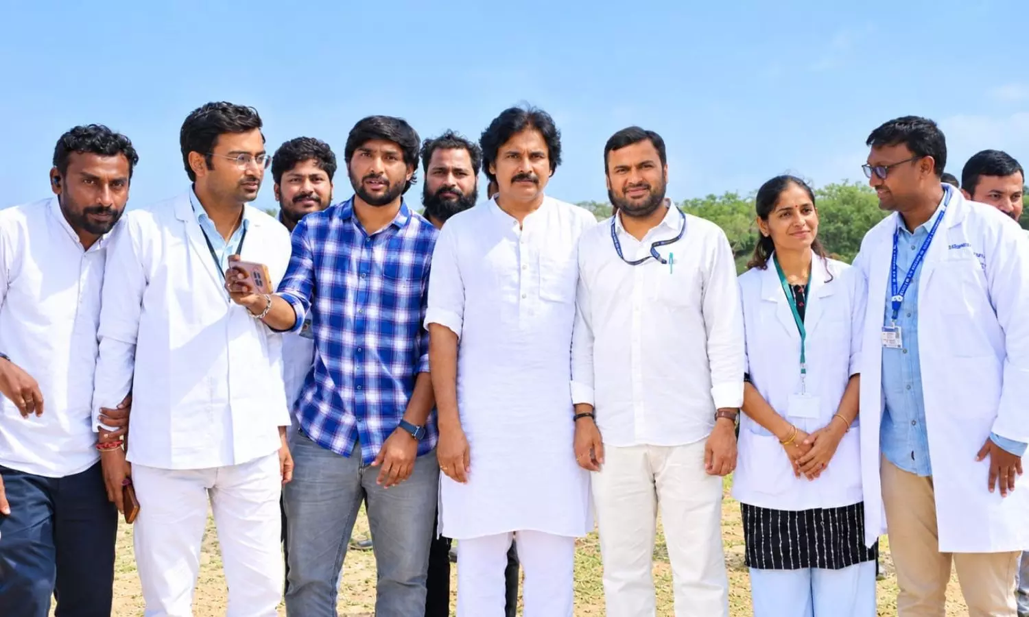 తంబళ్లపల్లి: డిప్యూటీ సీఎం పవన్ కళ్యాణ్ను కలిసిన ప్రభుత్వ ఆసుపత్రుల సిబ్బంది